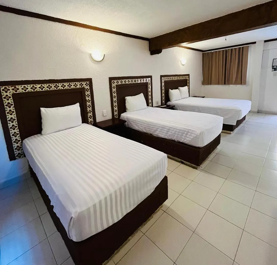 Suites Cancun Center 3*,