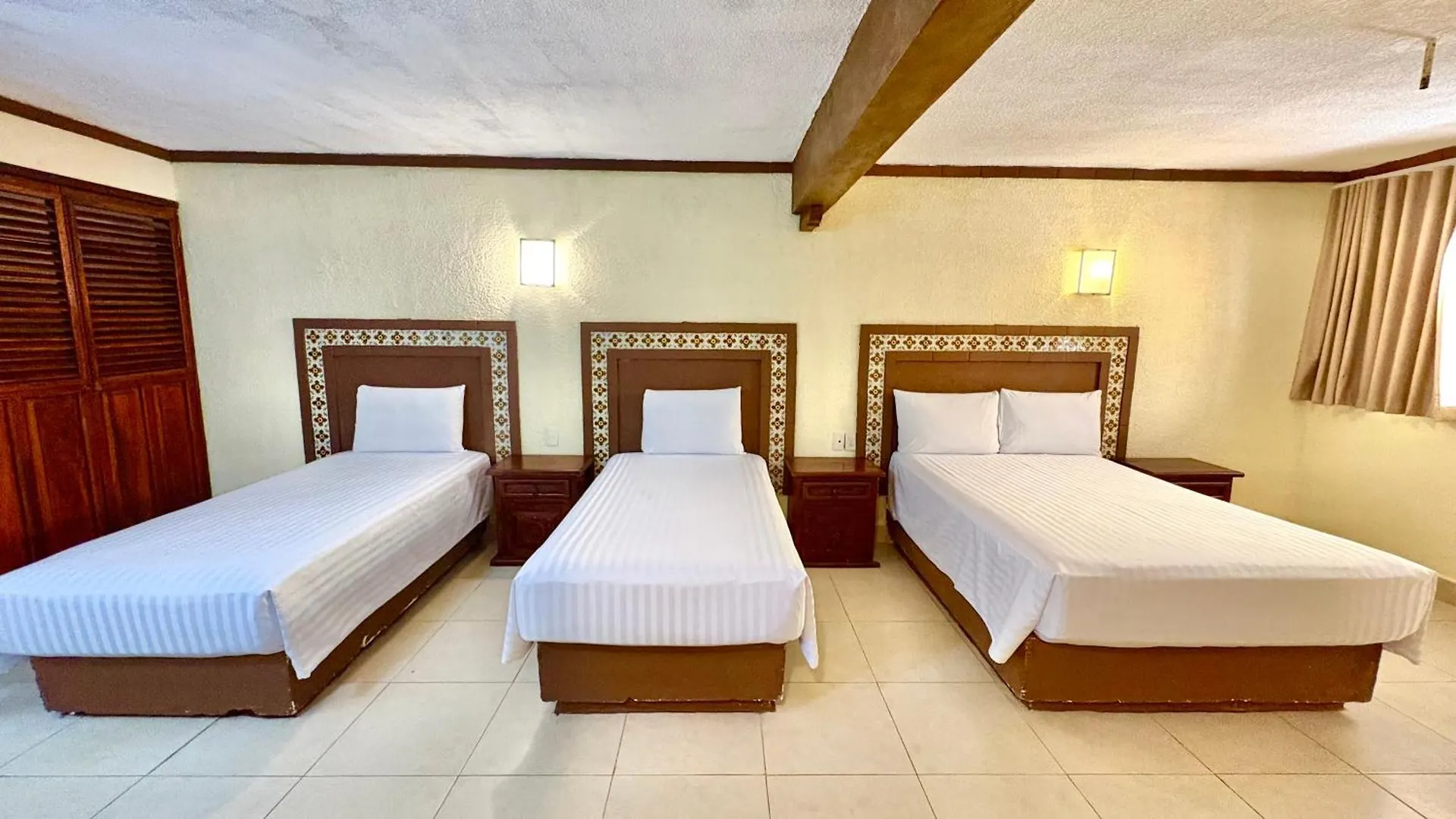 Suites Cancun Center 3*,