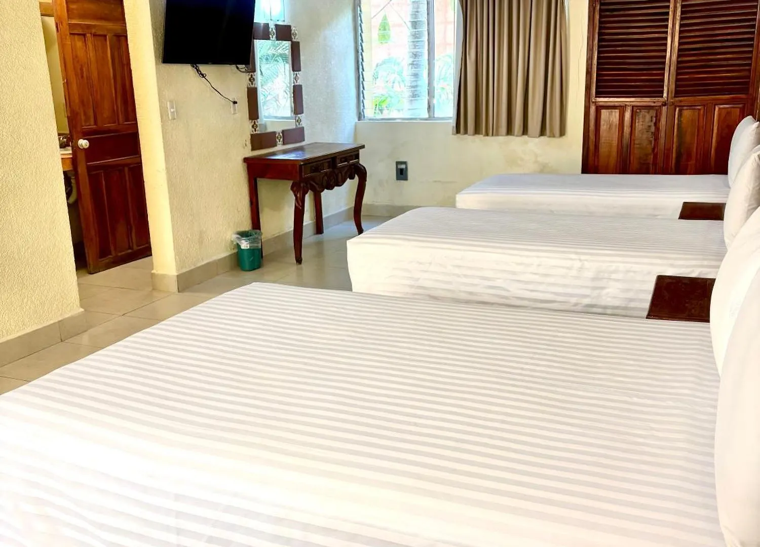 Suites Cancun Center Hotel