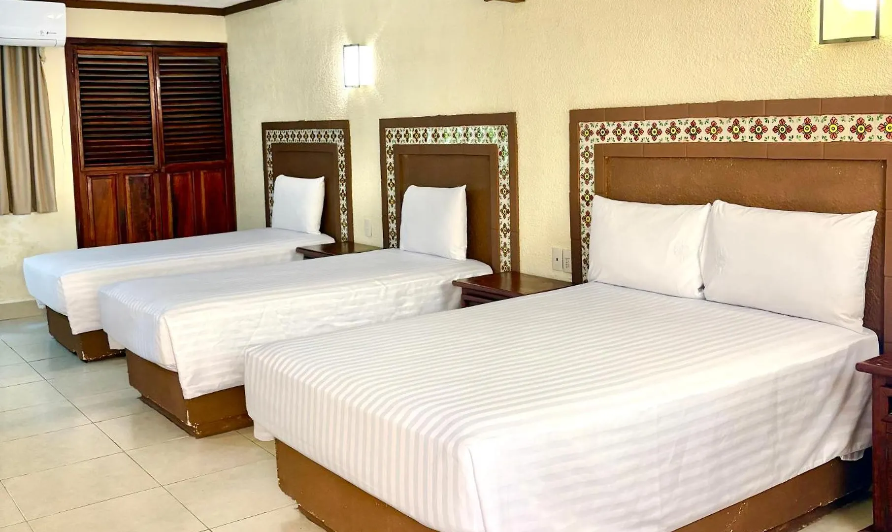 Suites Cancun Center