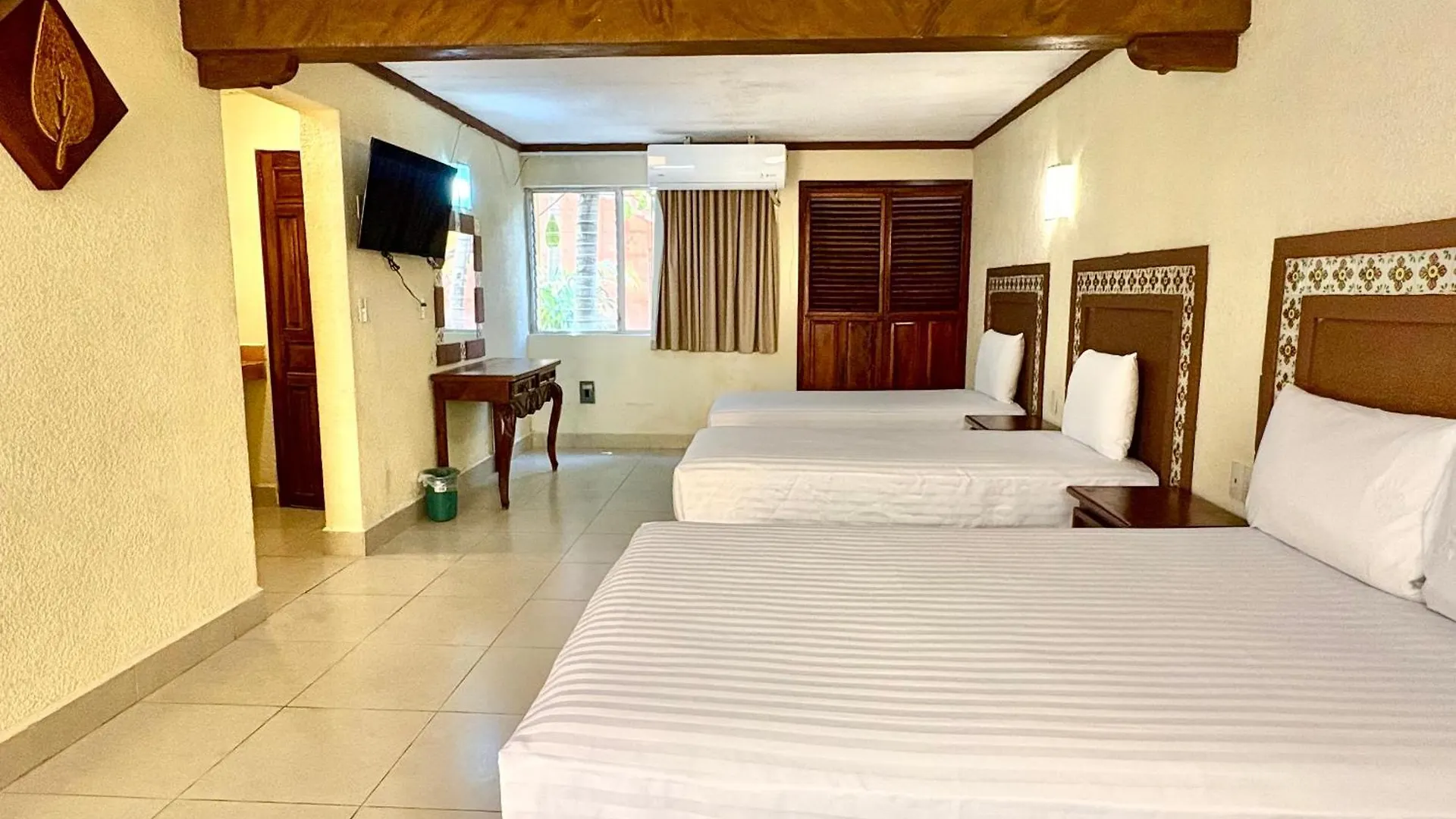 Suites Cancun Center Hotel