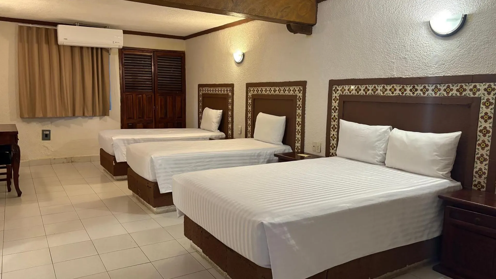 Suites Cancun Center Hotel