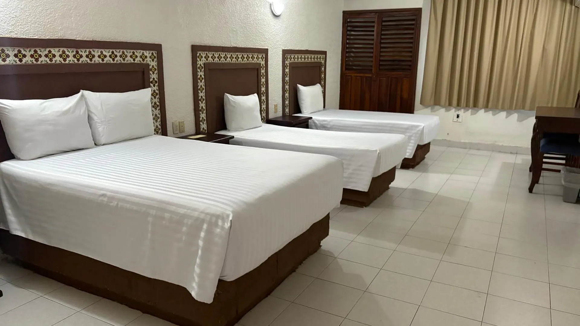 Suites Cancun Center